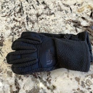 Kids north face fleece gloves. Size medium.